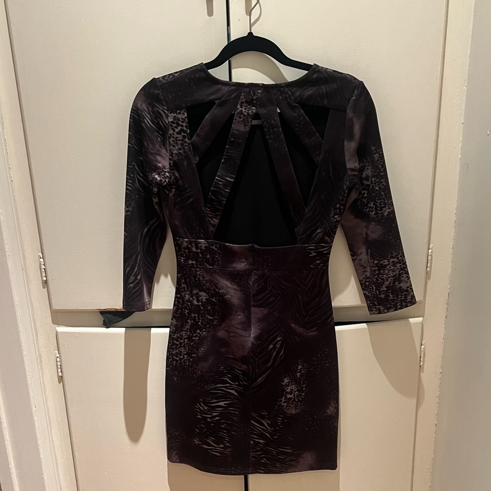 Patterned Bodycon Dress - Picture 4 of 5